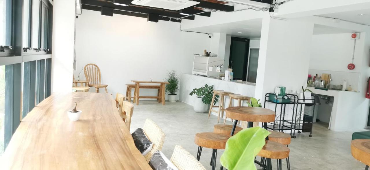 Stay Here Hostel Chiang Mai Exterior photo